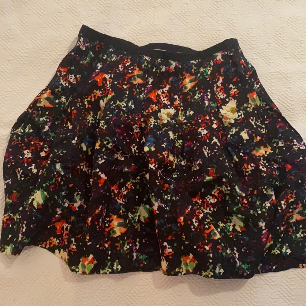 Gap skirt